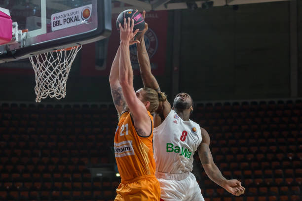 随着她的不 随着她的不