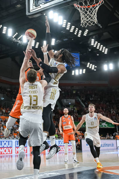 持经济稳定 持经济稳定